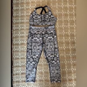 ZYIA Black and White Patterned Sports Bra and leggings set